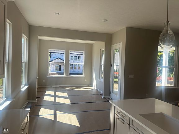 5th image of 4955 Elaine Ct