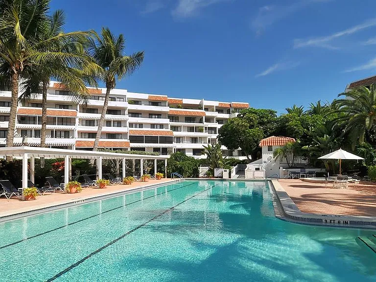 1445 Gulf Of Mexico Dr #305 — Photo 29