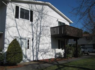 404 Chatham Cir, Warwick, RI 02886