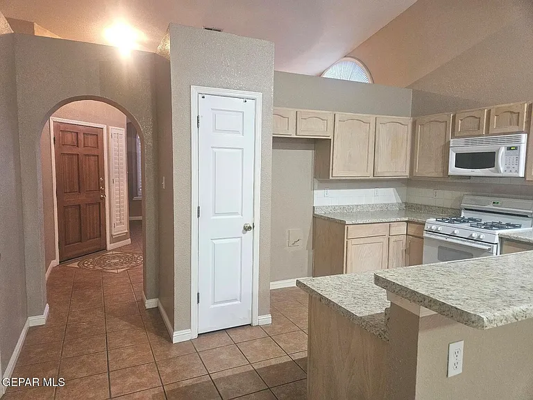 1329 Desierto Rosa Pl — Photo 5