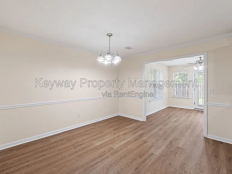 615 Goodale Ln — Photo 4