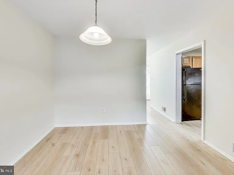 6403 Entwood Ct — Photo 10