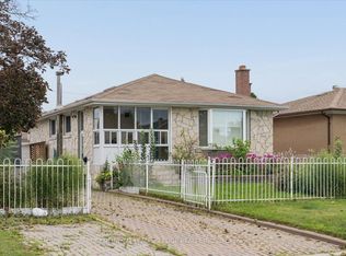 883 Antonio St #BASEMENT, Pickering, ON L1W1T4