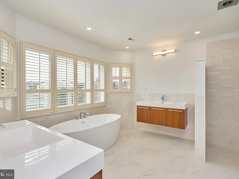 6615 Anthony Crest Sq — Photo 28