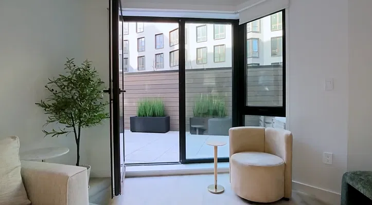 Living room, photo 5