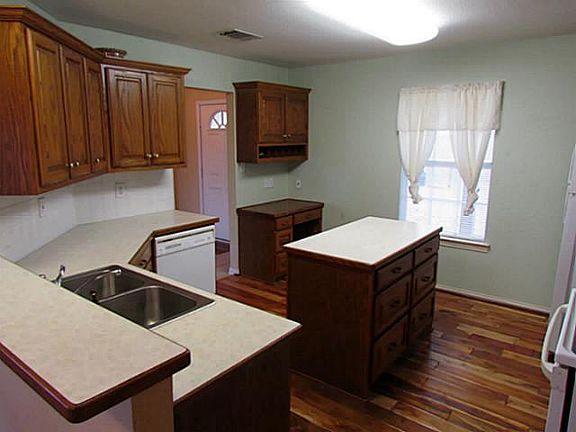 2nd image of 3521 Morgan Creek Dr