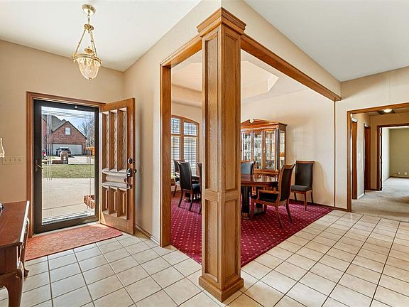 4th image of 739 Kingsgate Rd