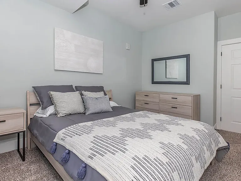 Argo Pointe Apartments — Photo 10
