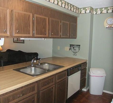4th image of 3905 Lake Run Blvd