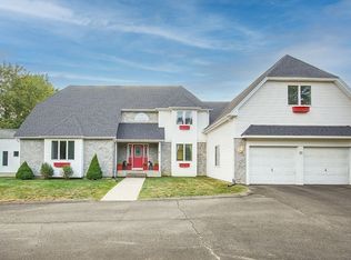 31 Alvord St, South Hadley, MA 01075