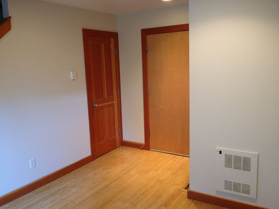 Floor level den