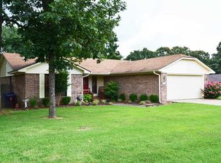 1609 Princeton Dr, Fort Smith, AR 72908