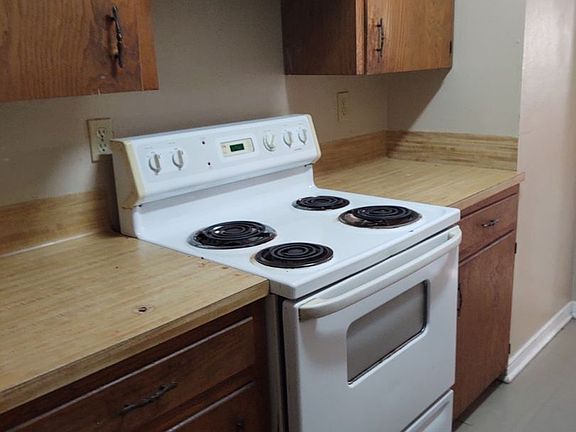 5th image of 502 Scotsdale St APT D