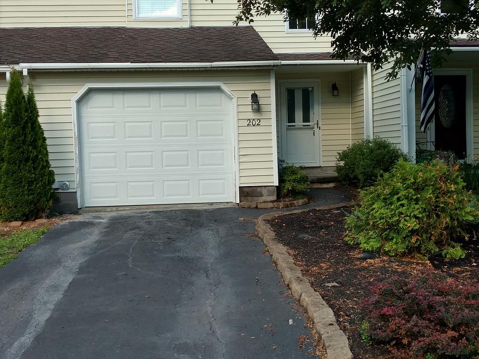 1st image of 202 Whitetail Ct
