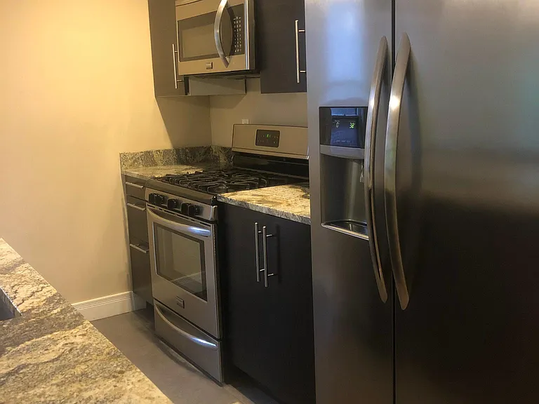 1282 Hunter Ave #D — Photo 3