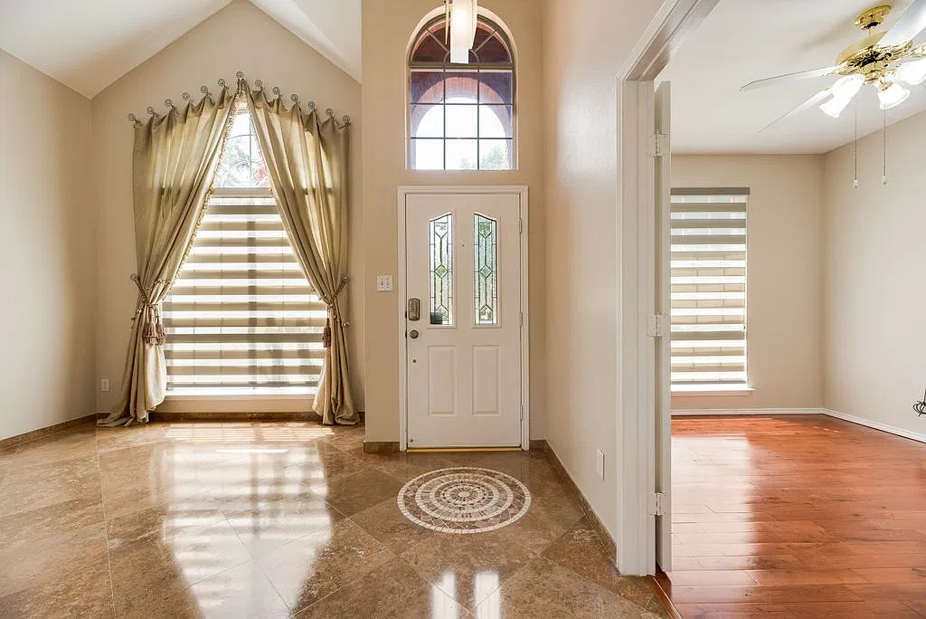 4 bed, 2583 sqft, $2,785 — Photo 3