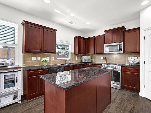 4th image of 125 Park Village Dr