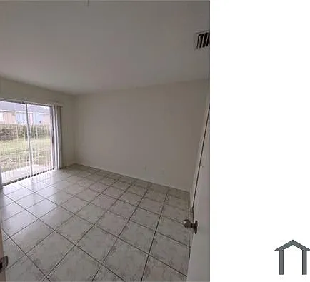 224 SW 47th Ter #3 — Photo 11