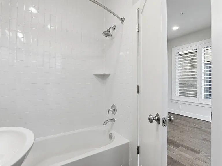 2nd bedroom bathroom view 2