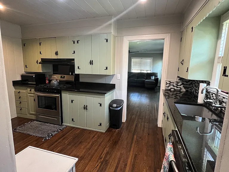 1323 S Delaware Ave — Photo 4