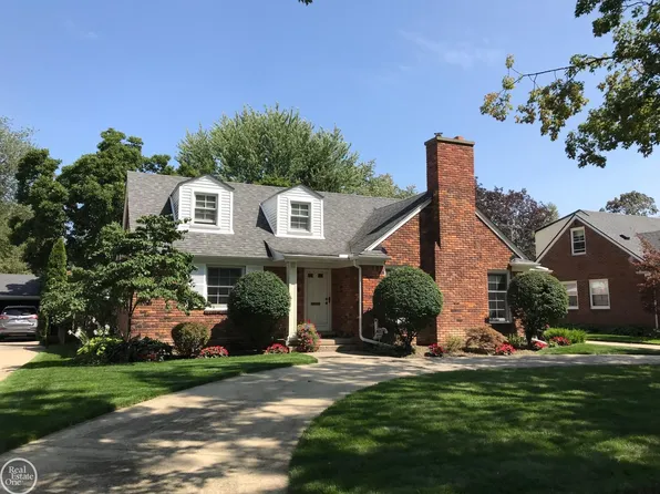 1046 Harvard Rd, Grosse Pointe Park, MI 48230