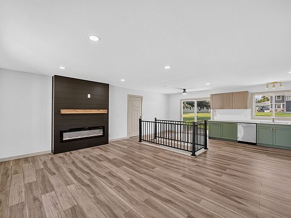 4th image of 1406 W Jackson St