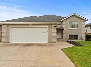 2515 Cousineau Rd, Lasalle, ON N9H 2M2