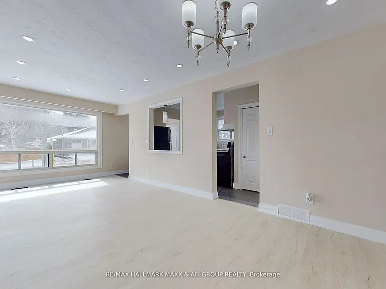 207 Septonne Ave #MAIN — Photo 3