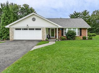 120 Ambleside Dr, Pittsburgh, PA 15237