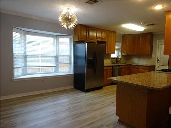 5th image of 1432 Field Ave