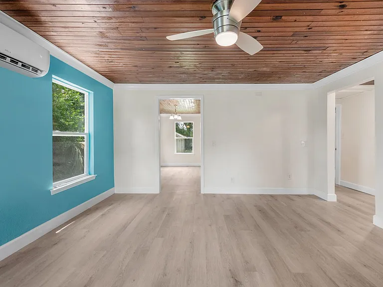 211 Broadmoor Ln — Photo 8