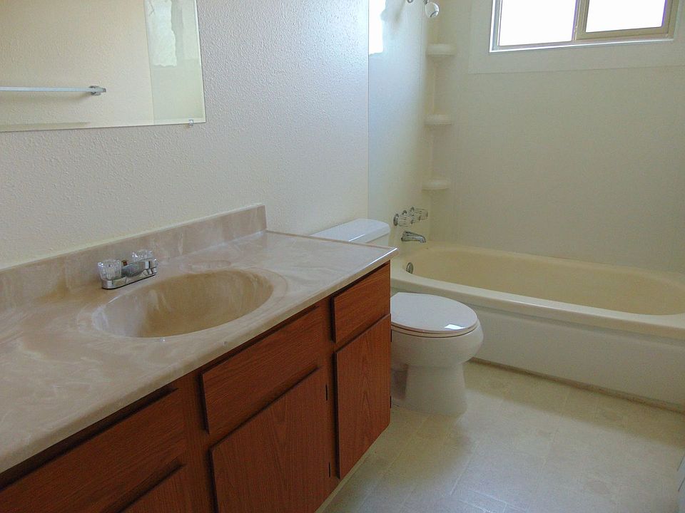1st image of 717 A St NE #3