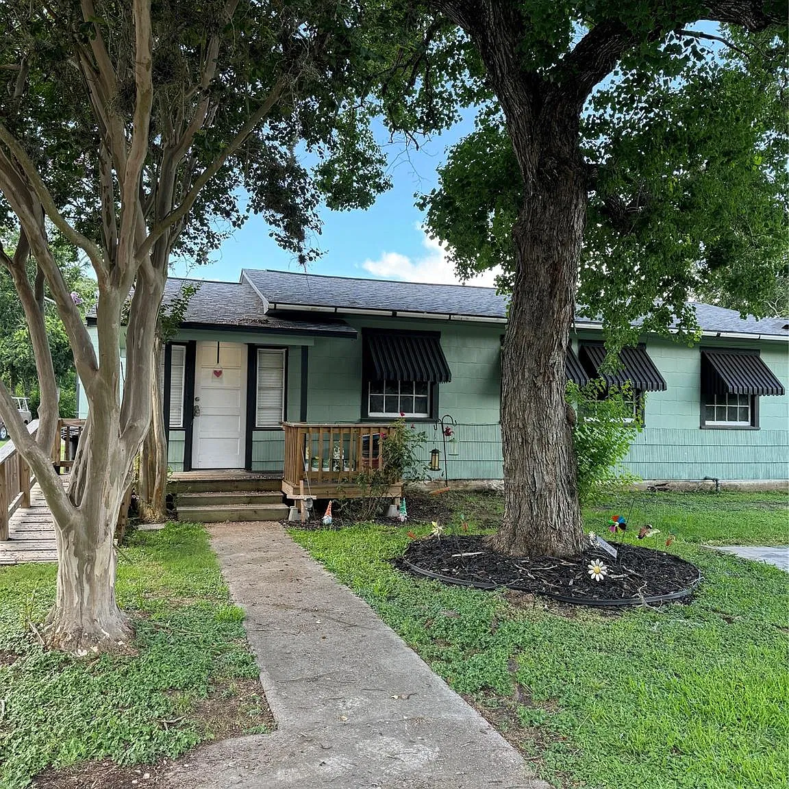 3 bed, 2.0 bath, 1488 sqft, $1,500 — Photo 1