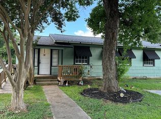 411 Humphrey Ave, Palacios, TX 77465