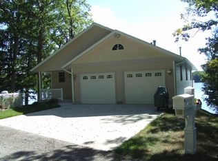 418 W Bassetta St, Newaygo, MI 49337