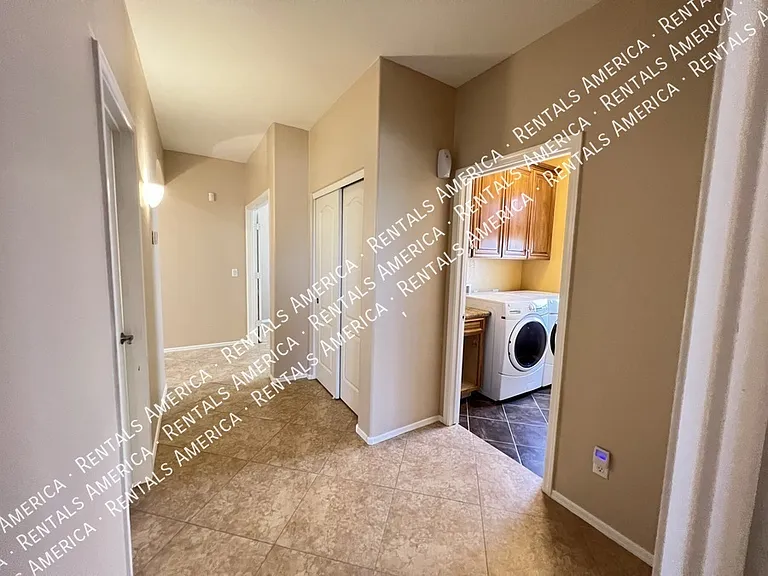 1536 E Fontana Dr — Photo 26