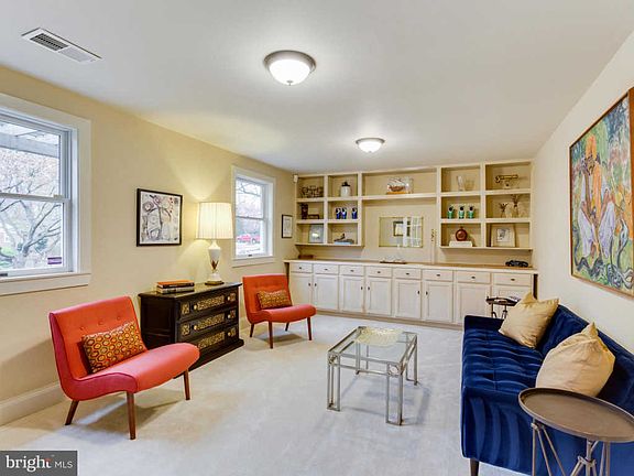4th image of 3910 Moss Dr