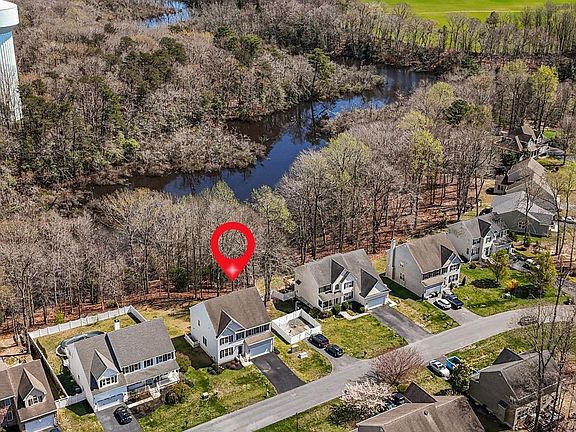 3rd image of 302 Albacore Dr