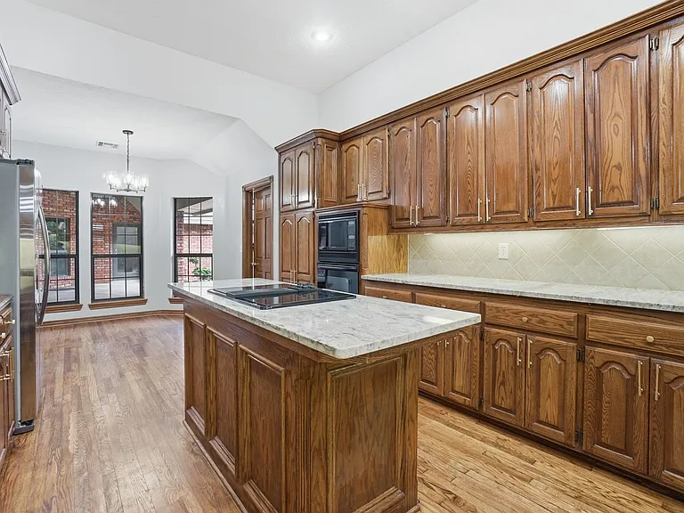 3102 NE Heritage Dr — Photo 41