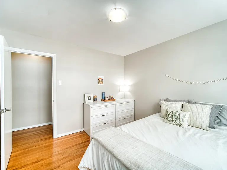 1066 Tower Rd — Photo 36