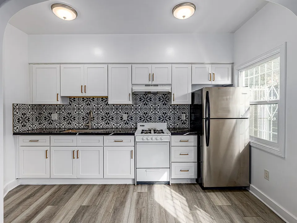 "Lofts @ Larchmont"- Lofts at Larchmont LLC