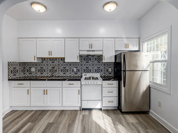"Lofts @ Larchmont"- Lofts at Larchmont LLC, 5139 Melrose Ave, Los Angeles, CA 90038
