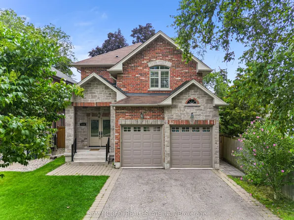 1238 Strathy Ave, Mississauga, ON L5E 2K6