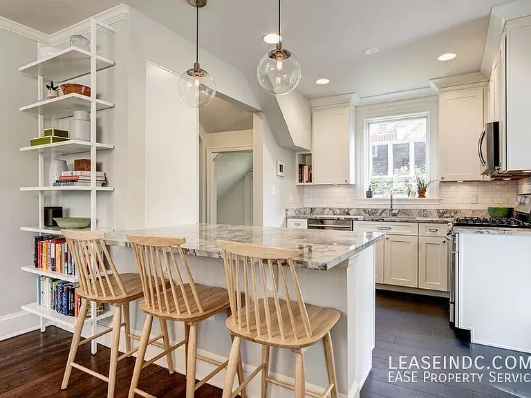 5433 31st St NW — Photo 7