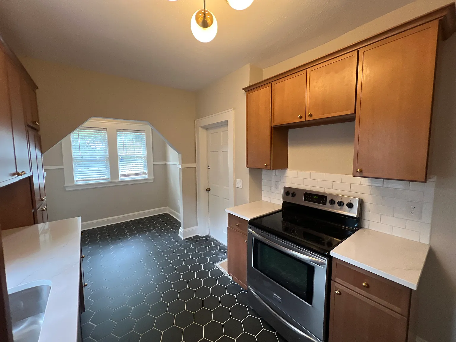 1 bed, 800 sqft, $1,250 — Photo 4