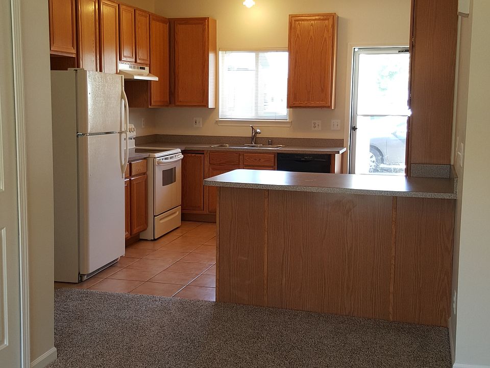 1st image of 28542 Cole St