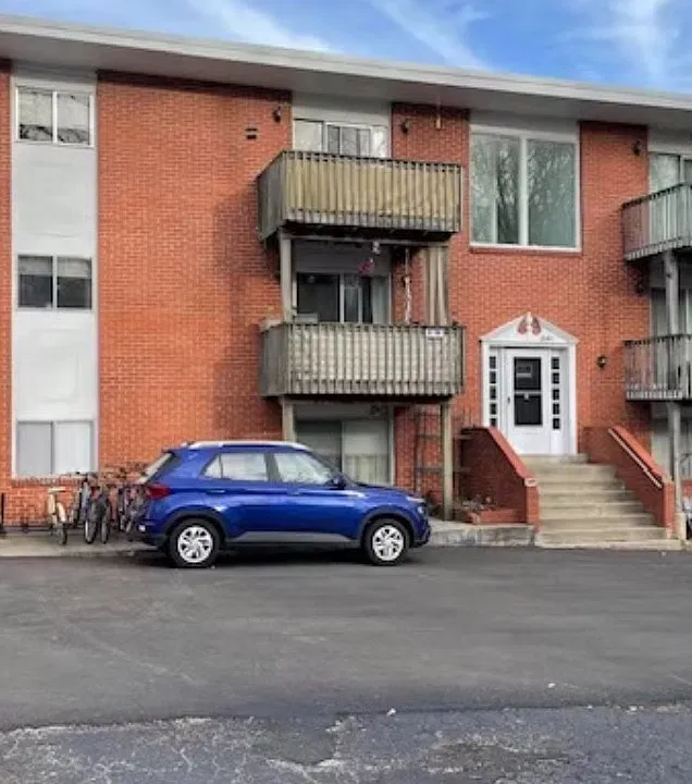 100 E Stewart Rd #12