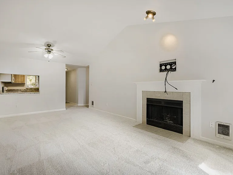 11114 NE 125th Ln #G325 — Photo 4