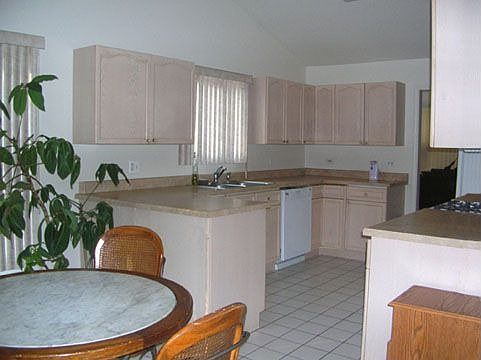 3rd image of 201 Wysteria Dr