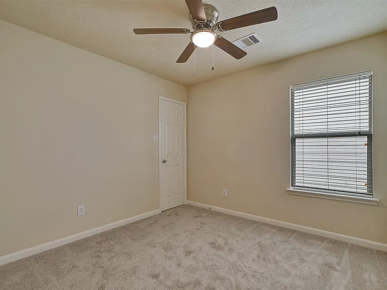 3131 Beacon Grove St — Photo 25